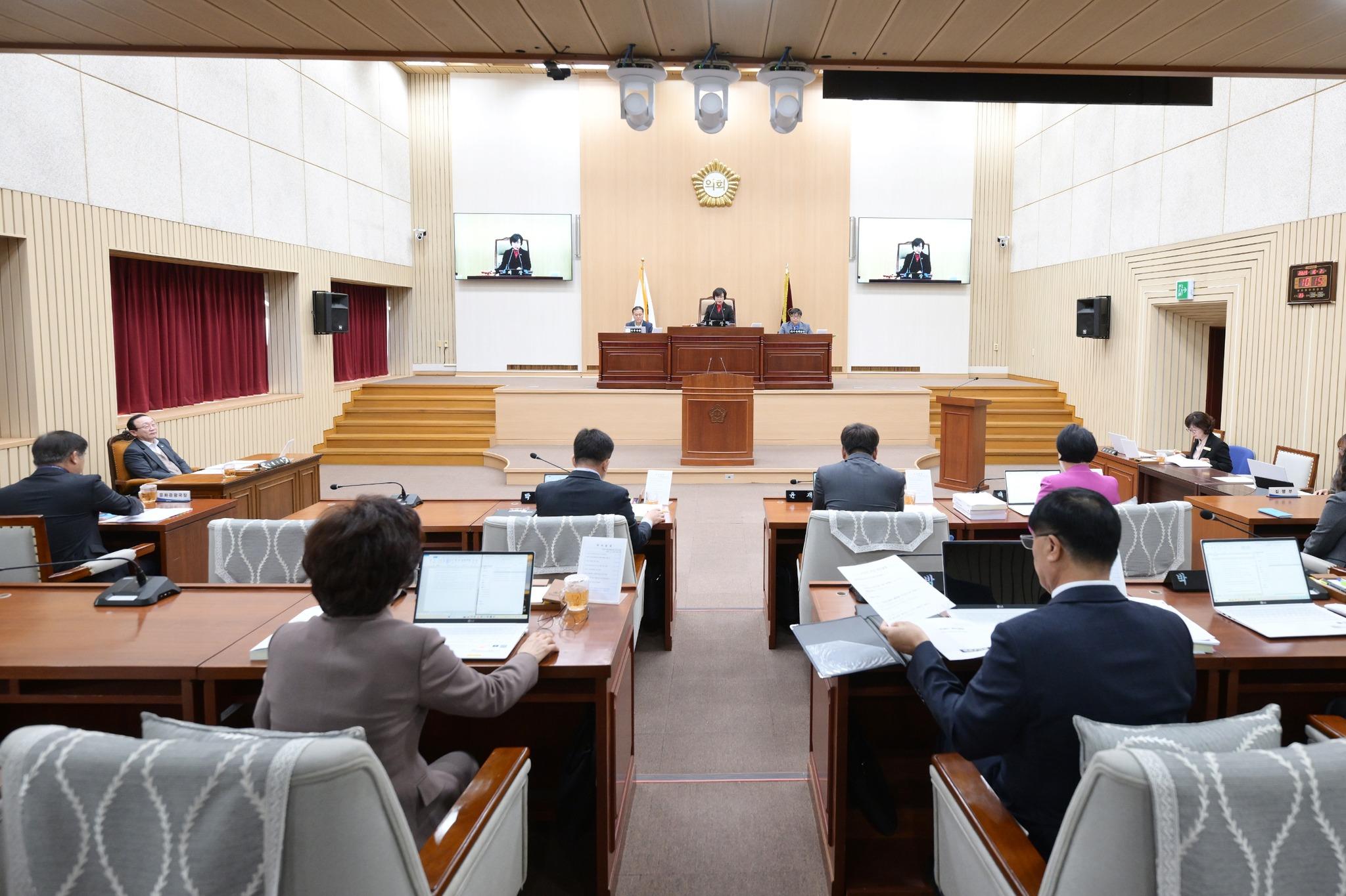 제297회 임시회, 제1차 본회의